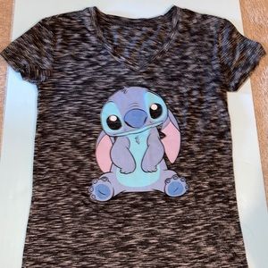 Gray and white stitch shirt. Breathable size S.